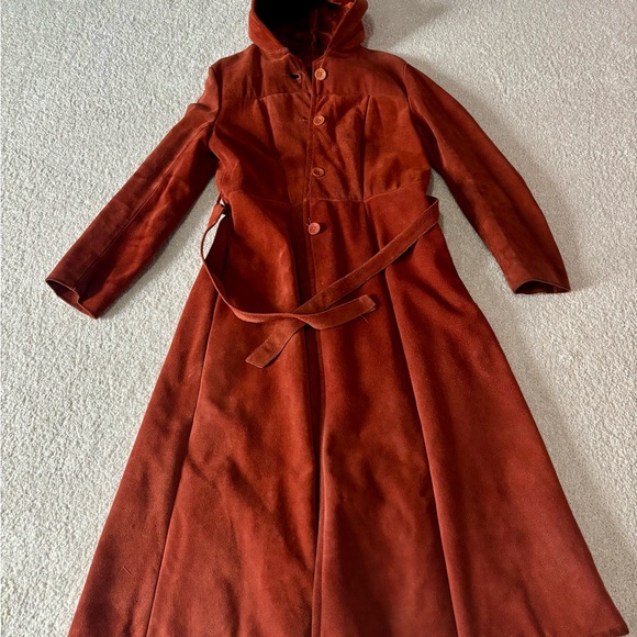 Vintage 1970s Suede Burnt Orange Women’s Long Coat with hood and belt - Picture 4 of 7